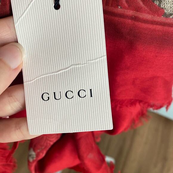 NWT Gucci Big Arabesque Logo GG Monogram Silk Modal Red Scarf Shawl - Picture 4 of 8